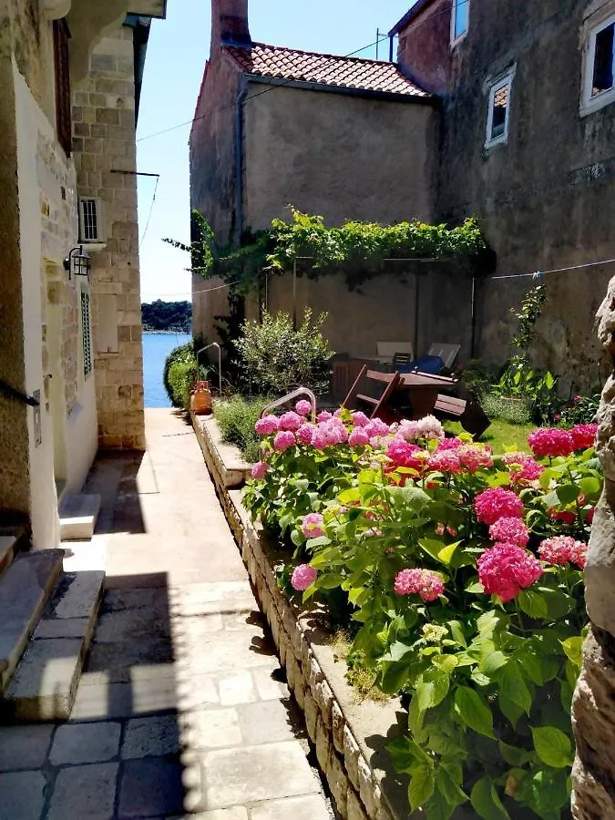 Rabski Dvor Apartment Rab Town